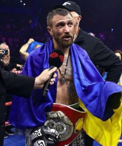 Lomachenko nocauteia Kambosos Jr.