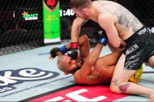 UFC Des Moines: Deiveson Figueiredo fora do top 5 após perder para Sandhagen