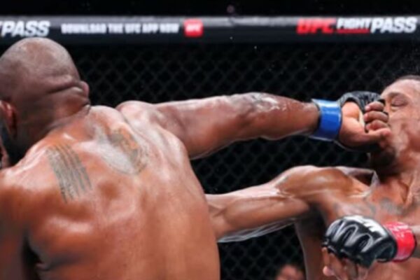Khalil Rountree vence Jamahal Hill no UFC Baku