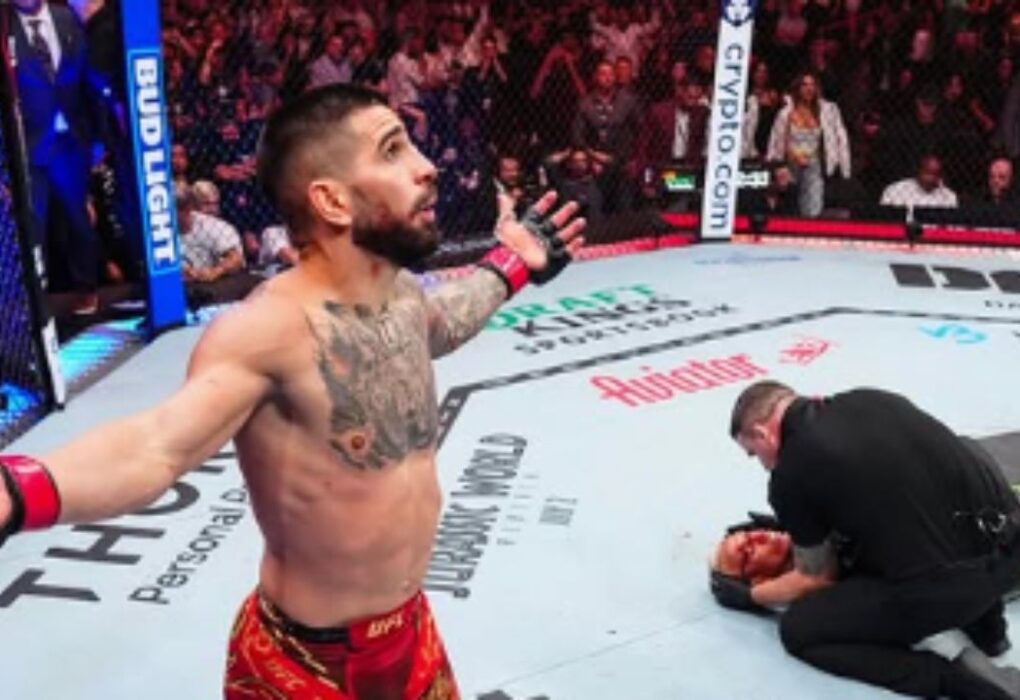 Ilia Topuria vence Charles do Bronx e conquista cinturão