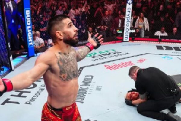 Ilia Topuria vence Charles do Bronx e conquista cinturão